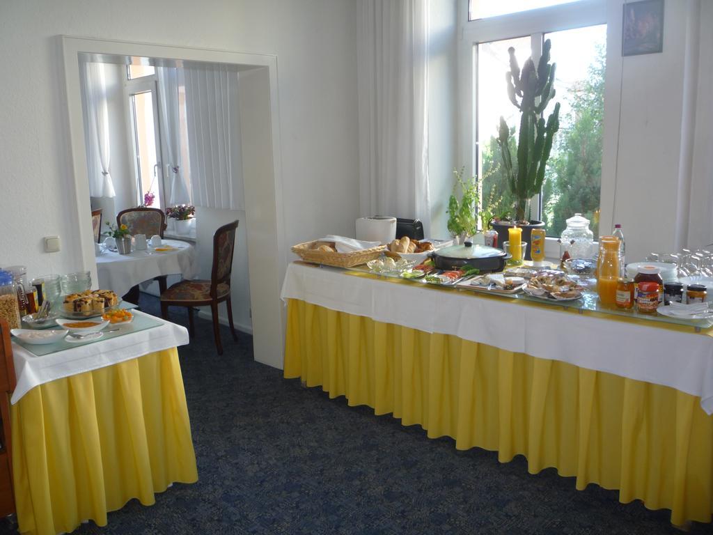 Hotel Carolinenhof Бад Пирмонт Екстериор снимка