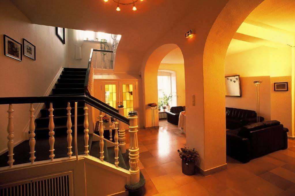 Hotel Carolinenhof Бад Пирмонт Екстериор снимка
