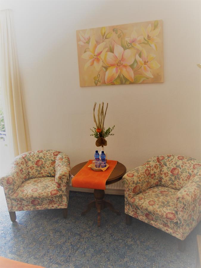 Hotel Carolinenhof Бад Пирмонт Екстериор снимка