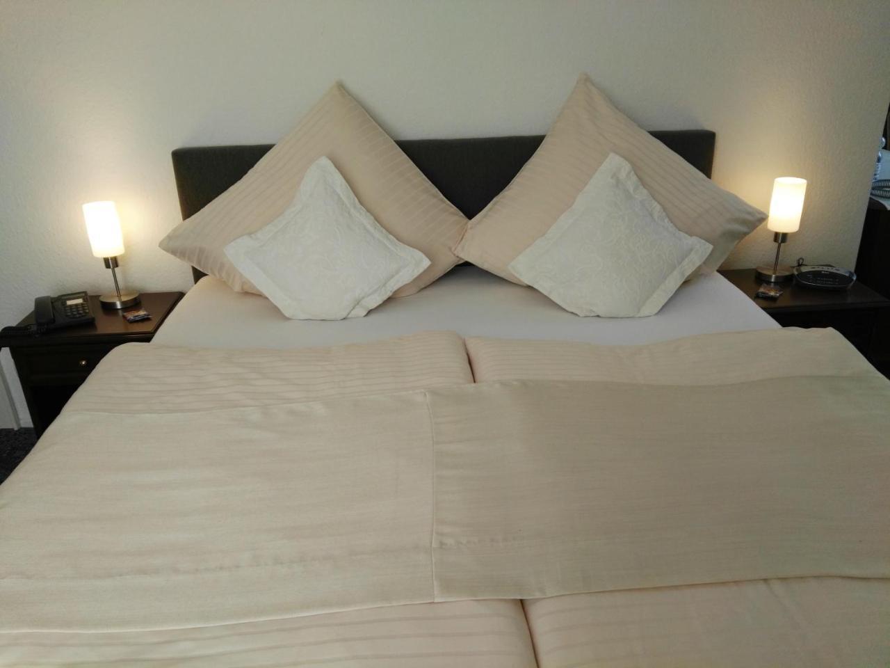 Hotel Carolinenhof Бад Пирмонт Екстериор снимка