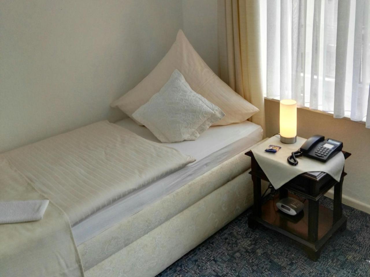 Hotel Carolinenhof Бад Пирмонт Екстериор снимка